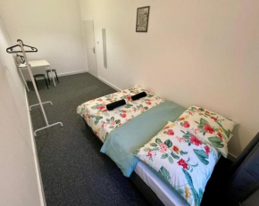 Fantastic Waw - CH5 Room C218